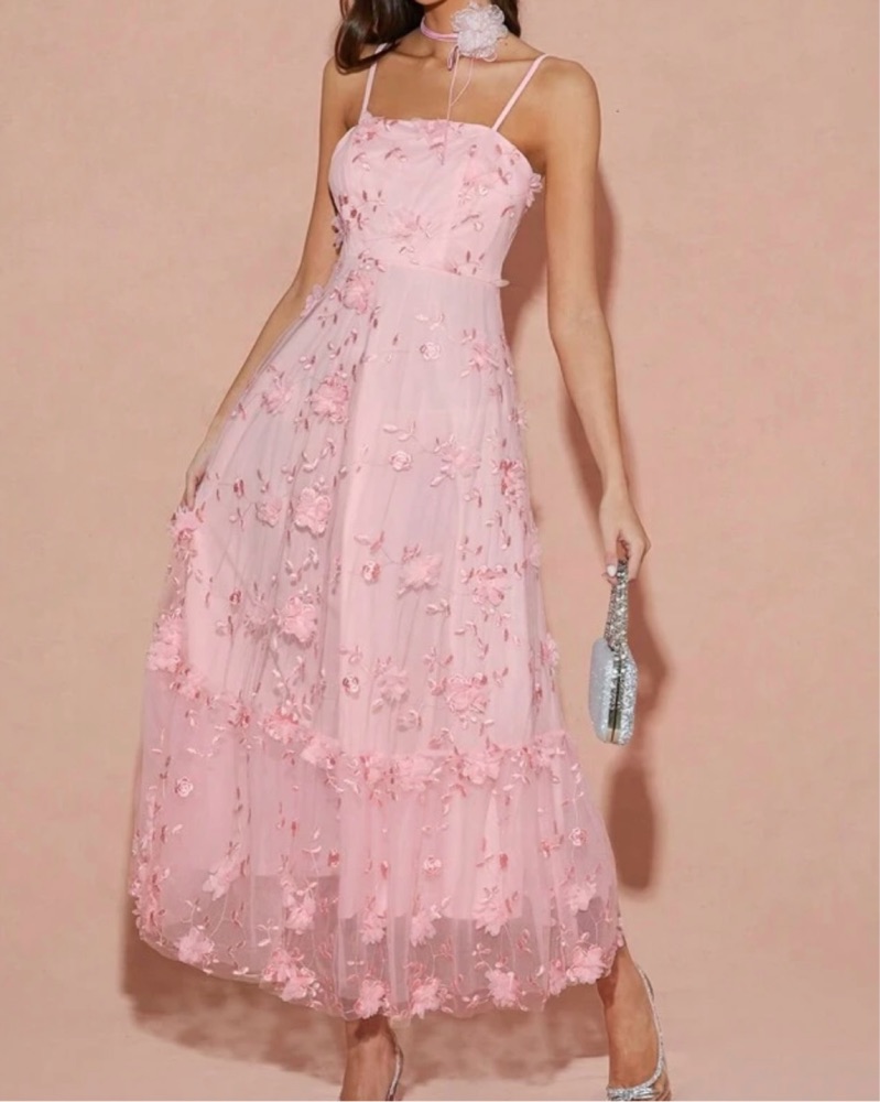 revolve pink floral dress Pink Dresses With Floral Applique