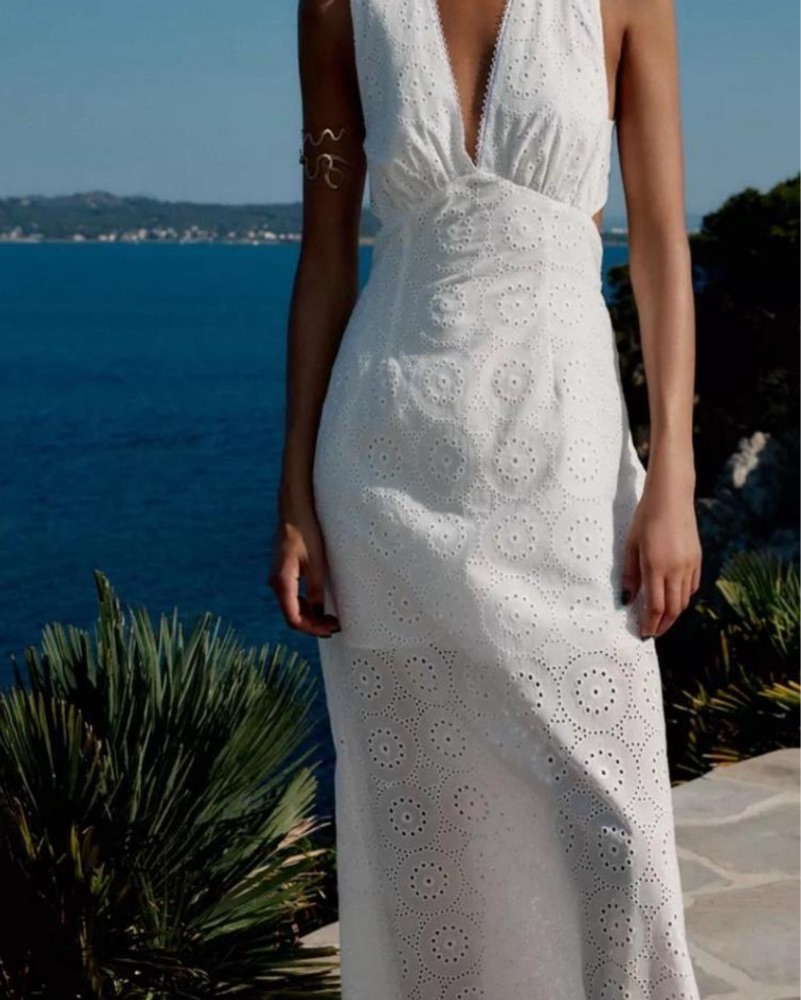 zara white open back dress Floral Lace Mini Its a perfect blend of playful femininity and high Zara White Eyelet Midi Dress