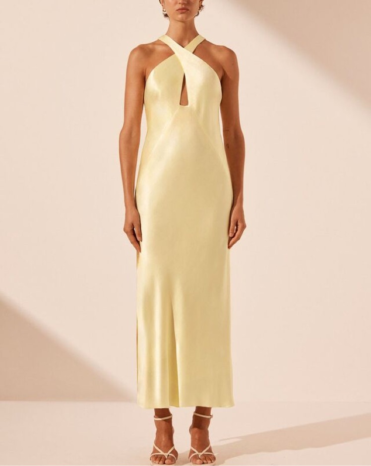 shona joy la lune midi dress Pretty in Peach  Curate your bridesmaids looks with new silhouettes in  this seasons must have shade. Shop the La Lune Plunged Halter Midi Dress  at the link in bio. #ShonaJoy