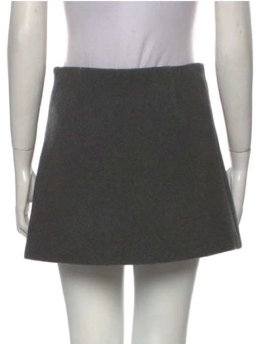 【関税&送料込】Miu Miu Dark Grey Cashmere Blend Mini Skirt Cashmere and wool miniskirt in grey - Miu Miu | Mytheresa