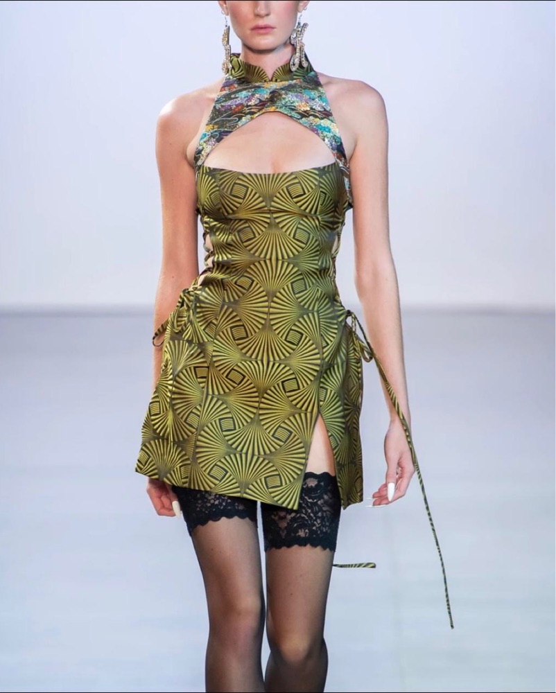 kim shui dress Green Swirl Cut out Qi Pao main image 1