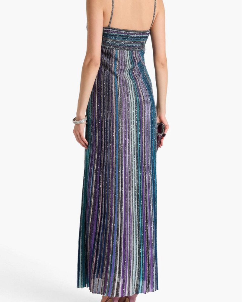 long sleeveless dress in lam pleated knit Long sleeveless dress in lam pleated knit
