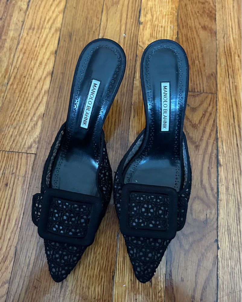訳ありManolo Blahnik ✨ブラックレースハイヒール　36.5 Manolo Lace Mule by Manolo Blahnik - Pickle