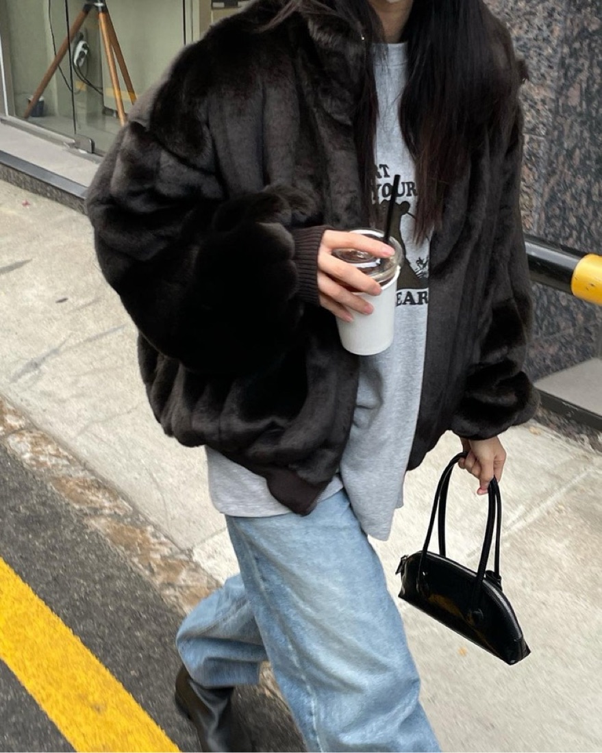 ジャケット・アウター Faux Shearling Lined Bomber Jacket Black reversible-shearling-bomber-