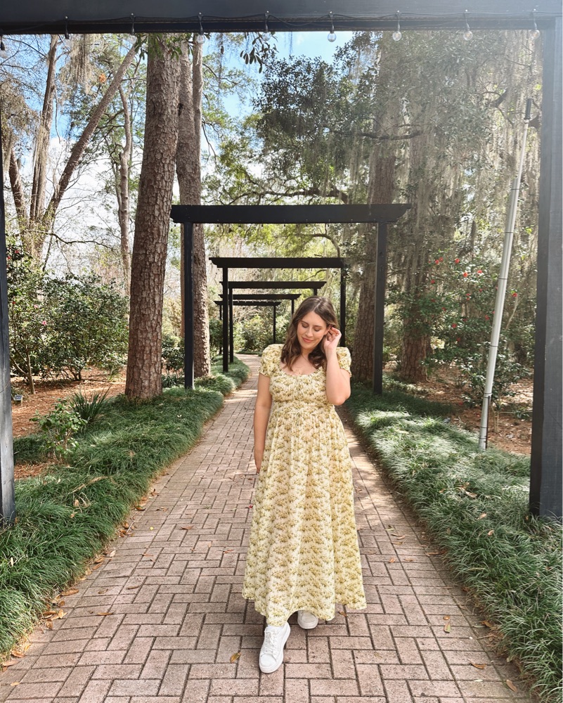 doen dress Quinn - Black while tape at the shoulder prevents slipping. Pamelina Dress - Daffodil Yellow