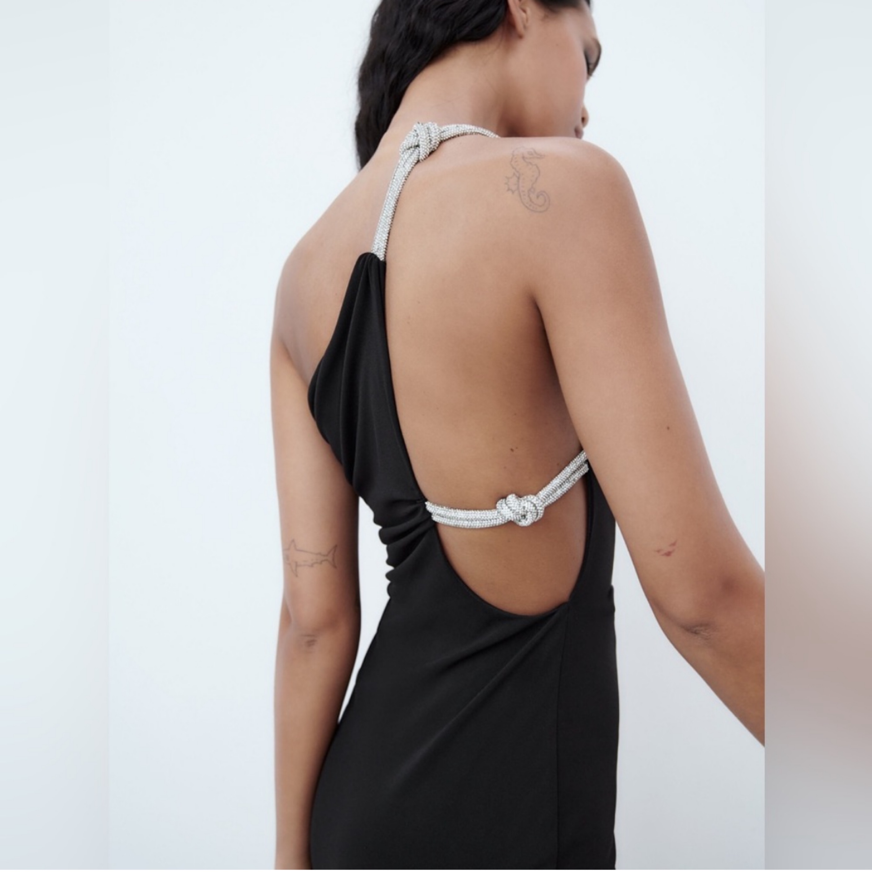 ZARA ラインストーン フラワー イヤーカフ 大ぶり ブラック フラワーストーンイヤーカフ』 | M'jolie