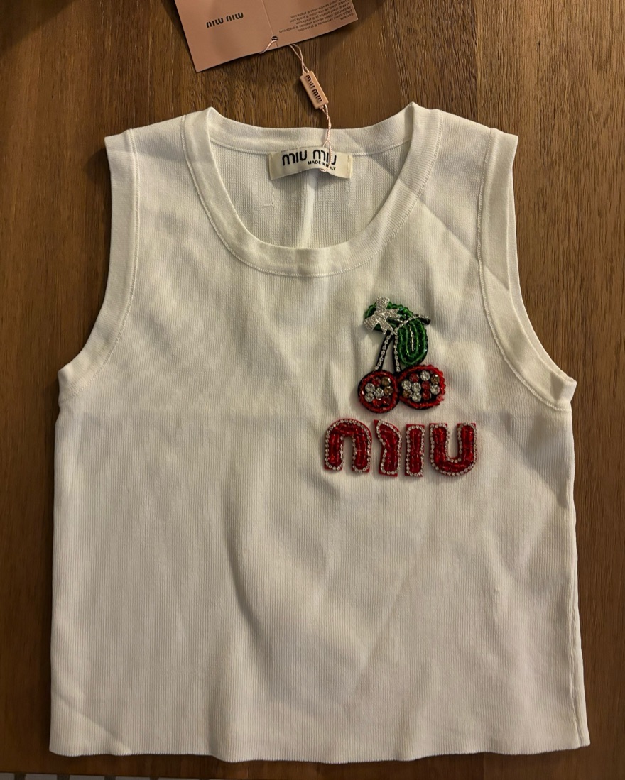 大人も着やすいシンプルファッション Miu Miu Cherry Pickle | 🍒 Tank トップス