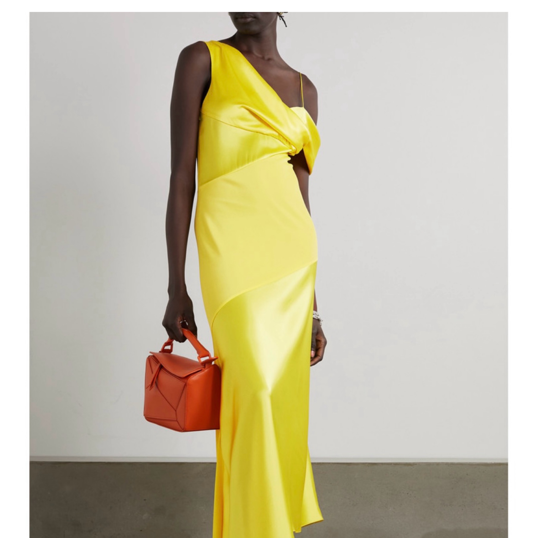 loewe dress x Paulas Ibiza Mermaid material construction with a classic poplin collar and back LOEWE - Pin Dress In