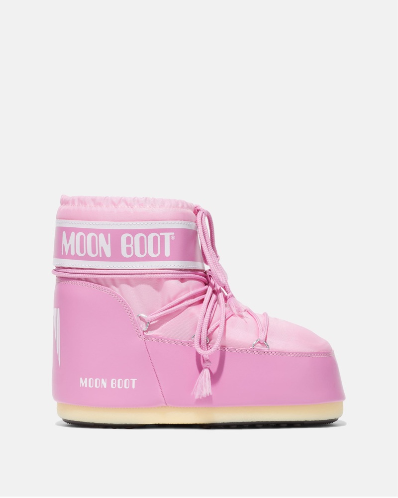 Moon Boots Size 36/38 by Moon Boot - Pickle