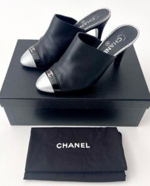 CHANELミュール CHANEL_22S_Runway_CC_Sandals_3