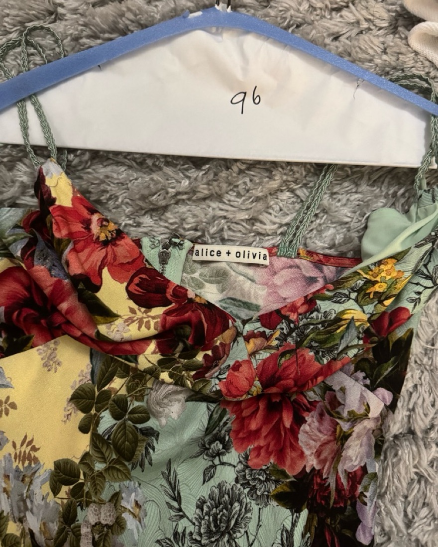 【倖田來未着用】美品　Alice+Olivia 総柄ワンピース　風景画　蝶　夏 倖田來未着用】美品 Alice+Olivia 総柄ワンピース 風景画 蝶 夏