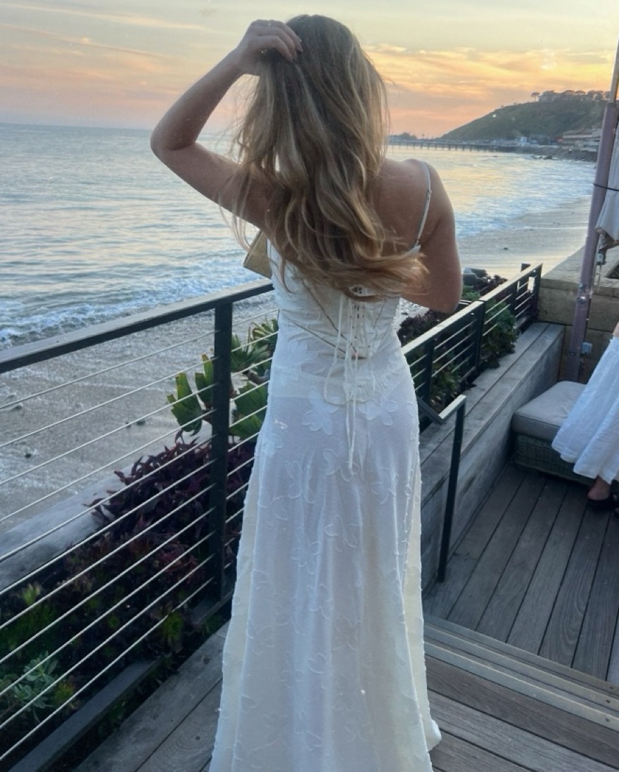 スーツ・フォーマル・ドレス House of cb SEREN dress wedding Is the House of CB Seren dress too bridal/white? : r