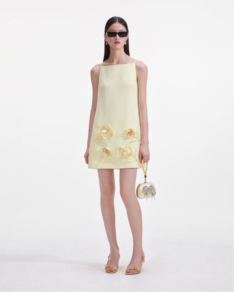 【self-portrait】フローラルミニドレス　ワンピース　花柄刺繍　UK6 Self-Portrait Crepe Flower Mini Dress by Self-Portrait - Pickle