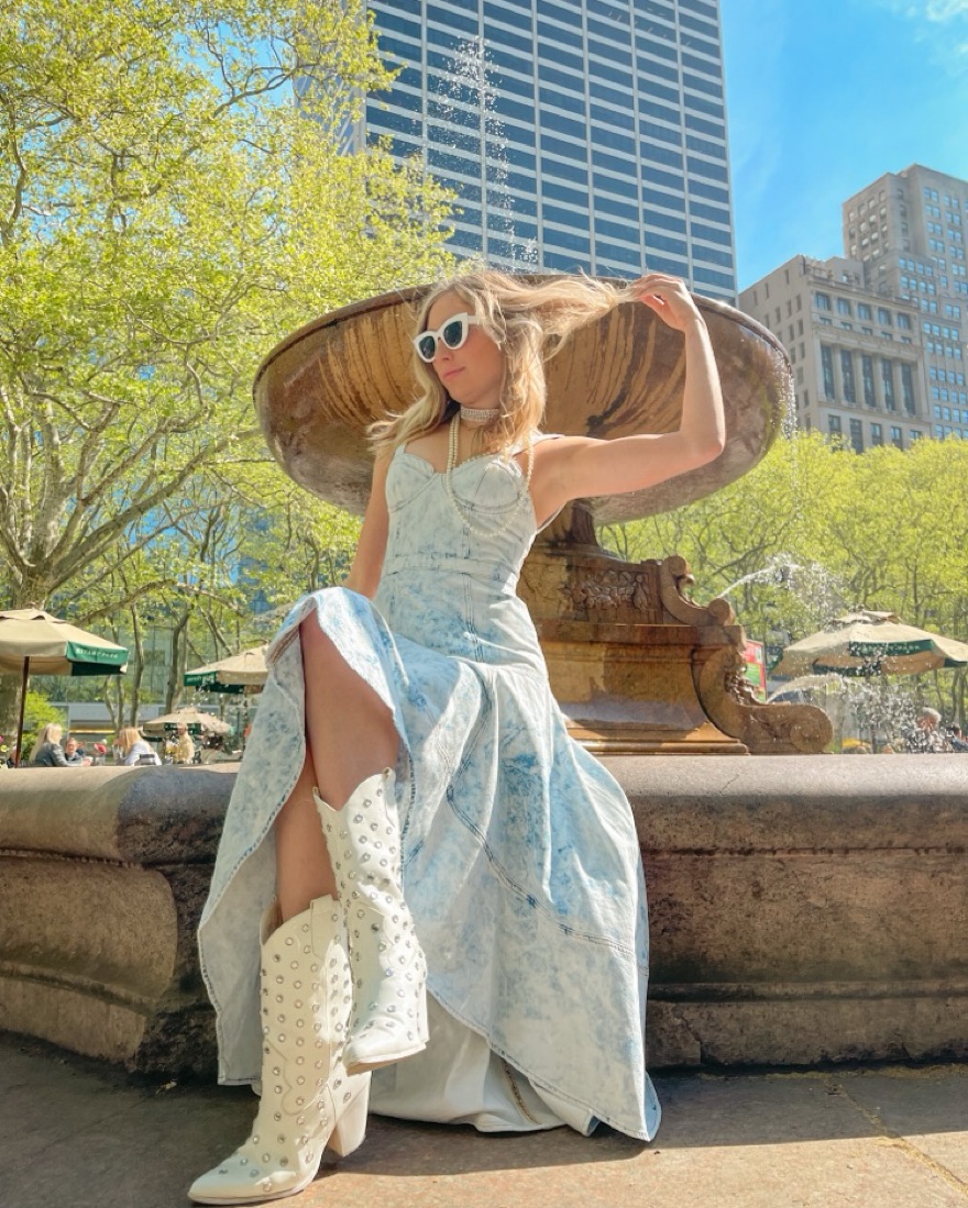 ワンピース Alice + Olivia Denim Dress Alice + Olivia Rapunzel Mini Dress Embroidered Blue Denim