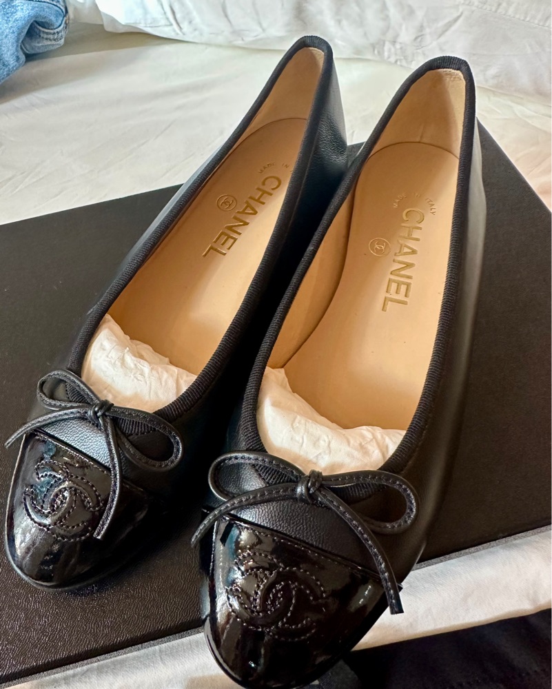 CHANEL シャネル　フラット Ballet flats - Lambskin, burgundy & pink — Fashion | CHANEL