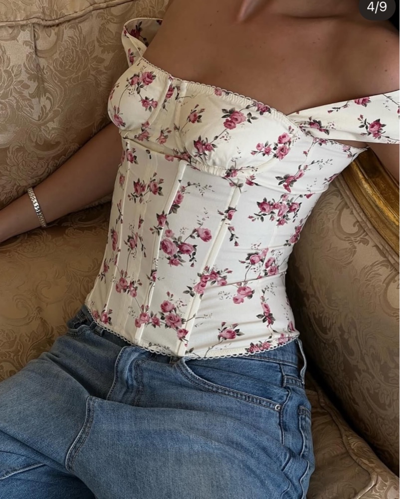 H6740◾️ドルチェ＆ガッバーナ　Vネックフラワーレーストップス　Y2K WeWoreWhat Floral Corset Top by WeWoreWhat - Pickle