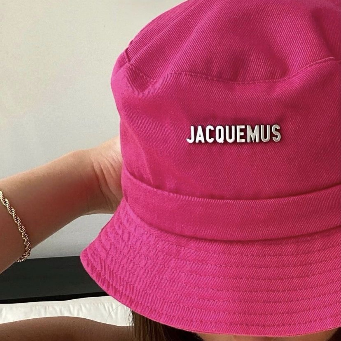 Jacquemus Hot Pink Bucket Hat | Pickle