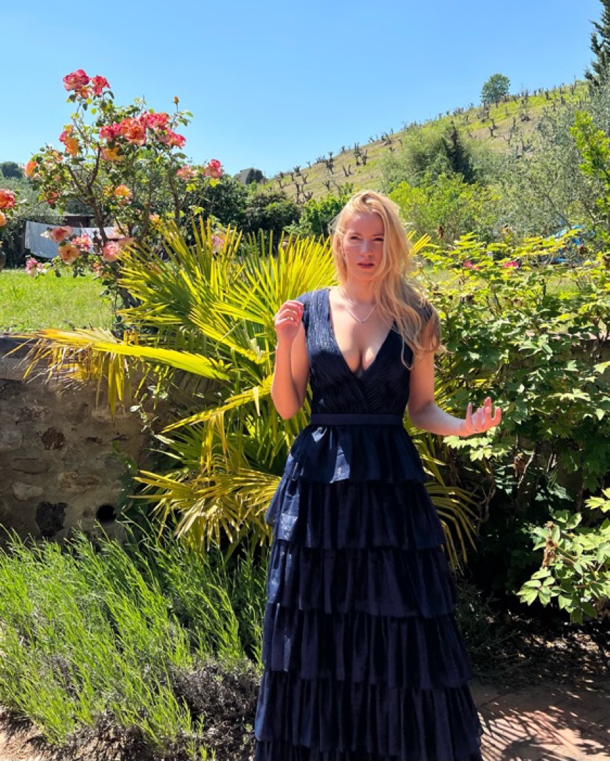 Mac duggal 大人ネイビーVネックラッフルトリム ロングドレス 紺 Mac Duggal Ruffle Tiered Navy Gown | Pickle