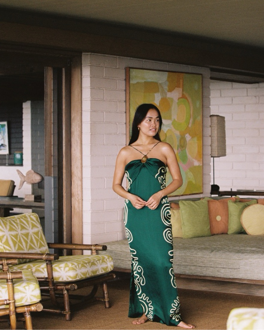 cala de la cruz green dress Cala de la Cruz | Green dress: iconic.    #caladelacruz