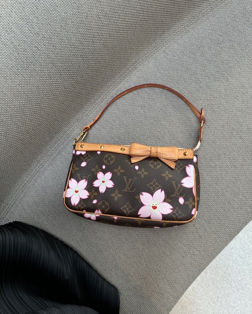 Vintage LV x Takashi Murakami pochette | Pickle