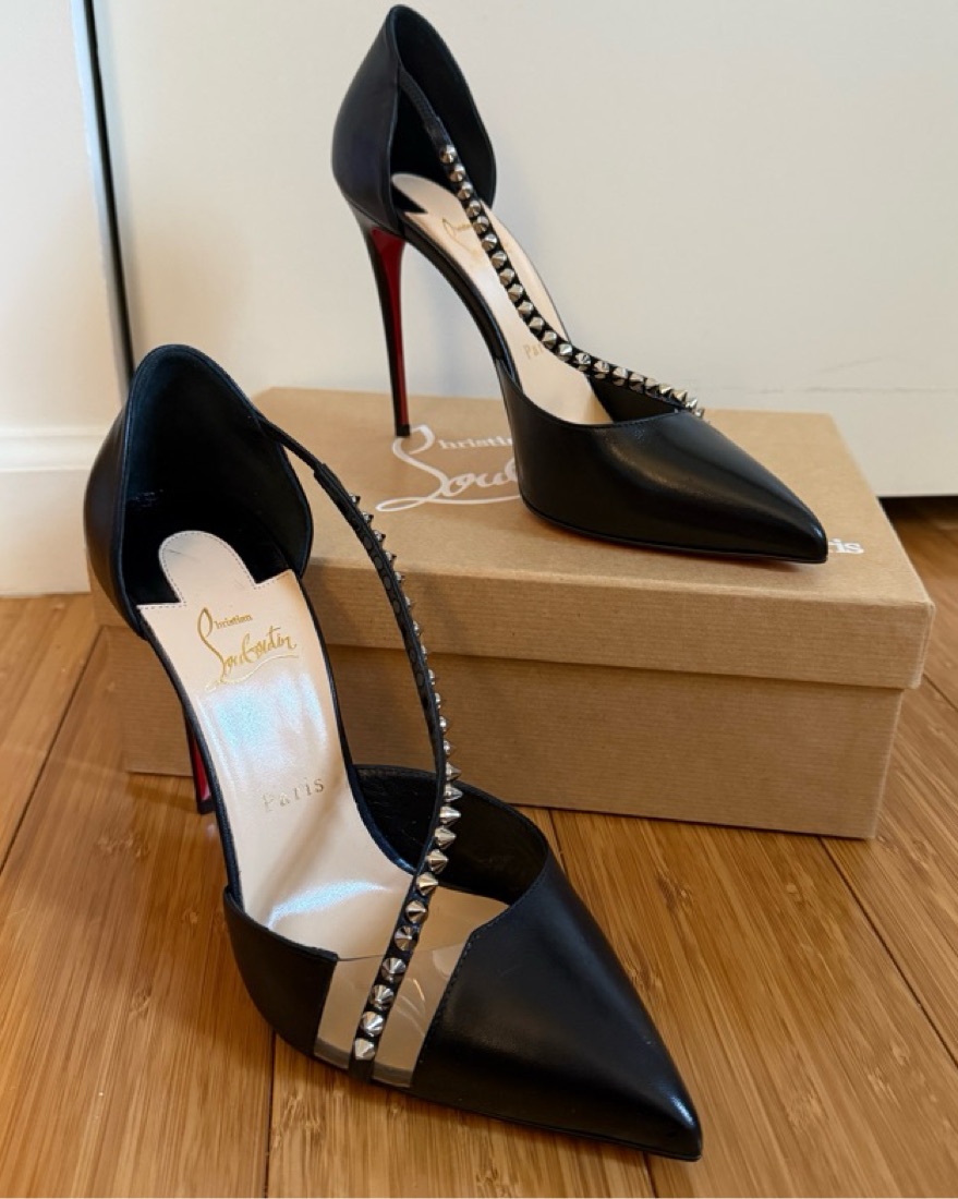 Christian Louboutin スパイク　パンプス ブラック Louboutin Black Leather Spike Pumps by Christian Louboutin - Pickle