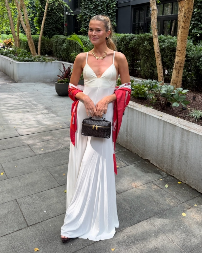 【JACQUEMUS】OFF-WHITE THE SCALA MAXI DRESS JACQUEMUS: Off-White La Croisière 'The Scala' Maxi Dress