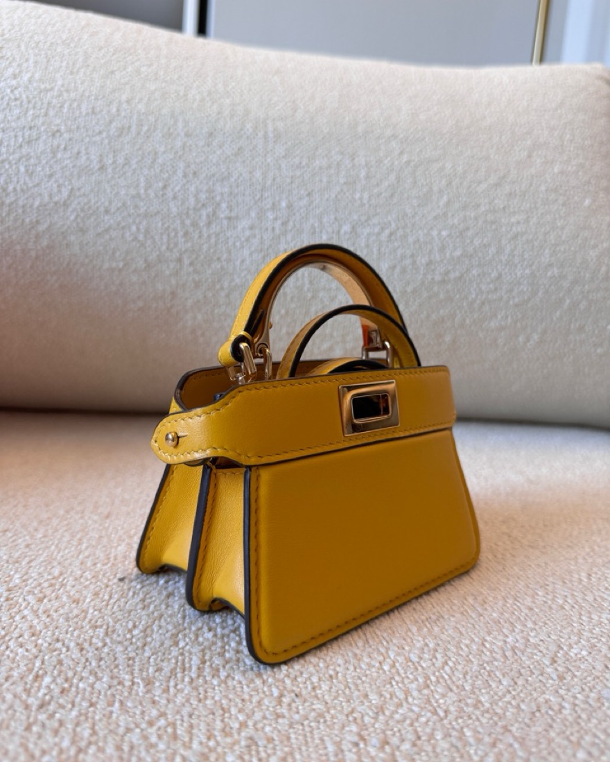 【関税＆送料込み】Fendi Nvo - Peekaboo Bag Peekaboo Soft Large Leather Gray | Fendi