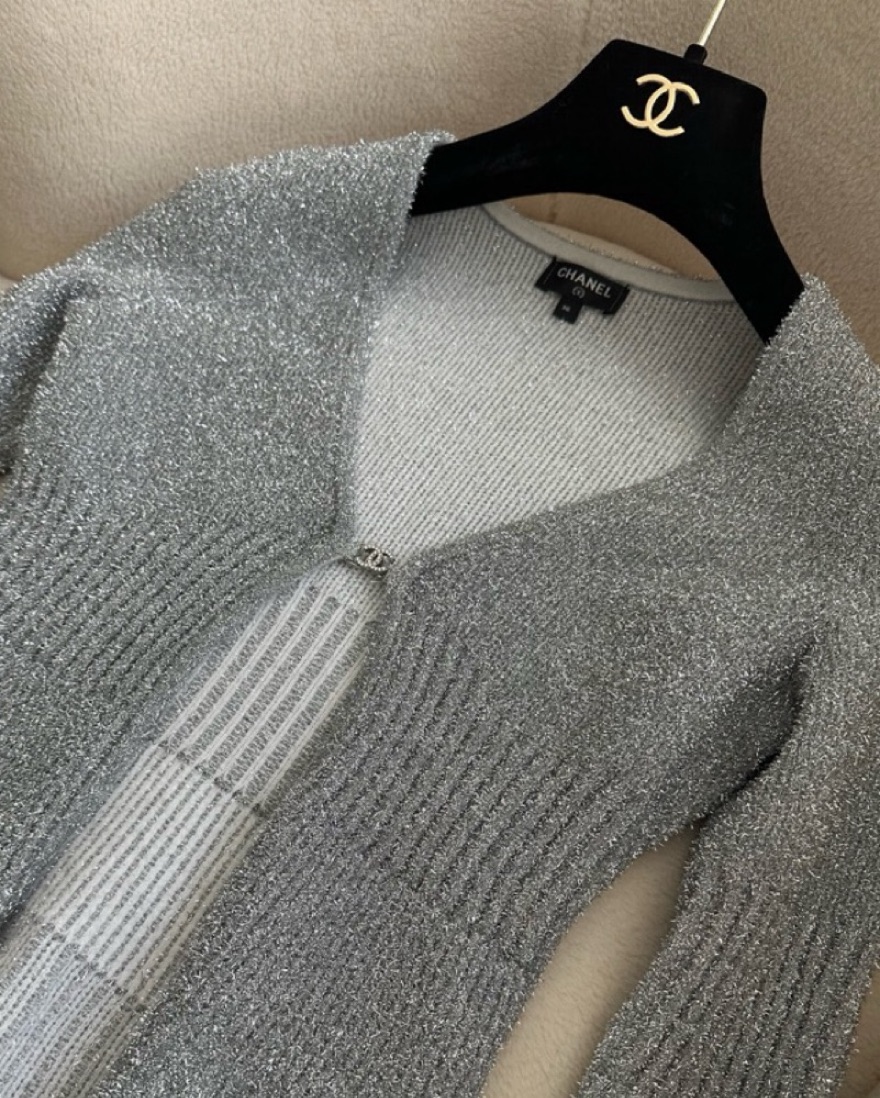 CHANEL ニット　パール　グレー Chanel Silver Top w/ CC Clasp by Chanel - Pickle