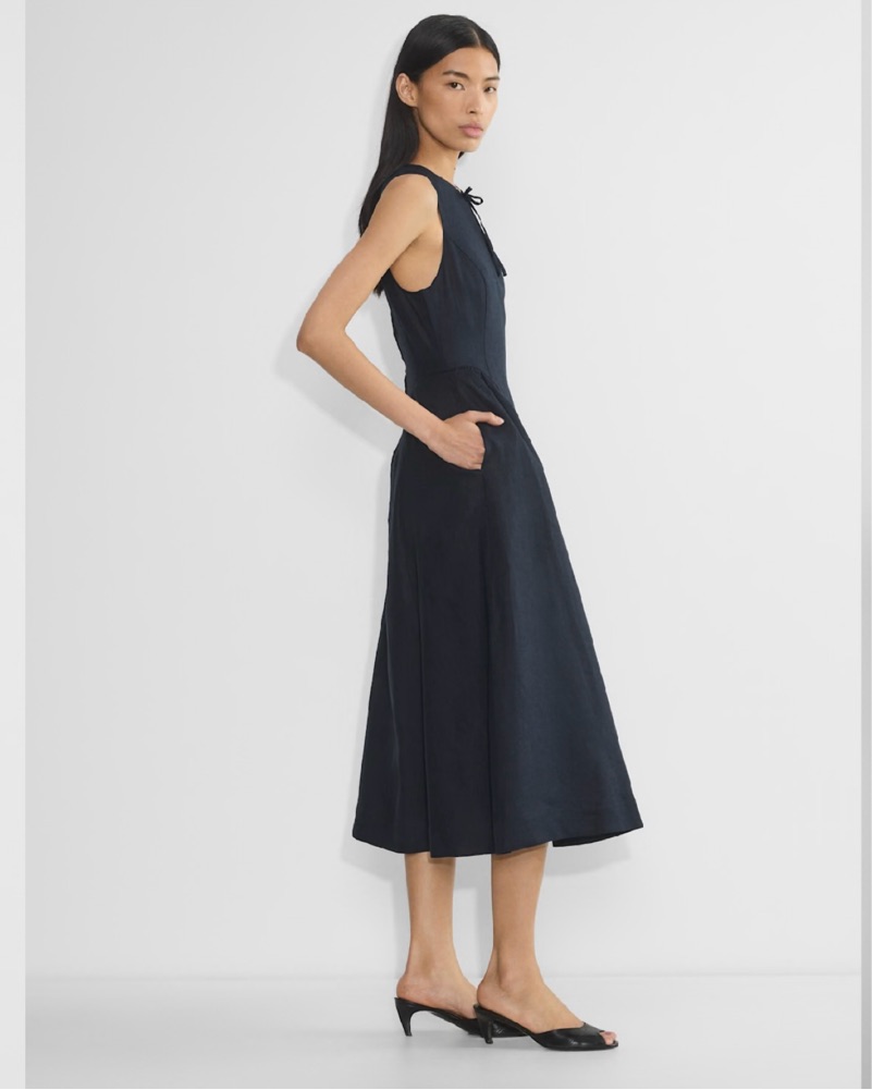 aritzia formal dresses Women's Proxy Dress in Black | 0 This is an hourglass micro dress with princess seams for shaping Aritzia Apostrophe Dress