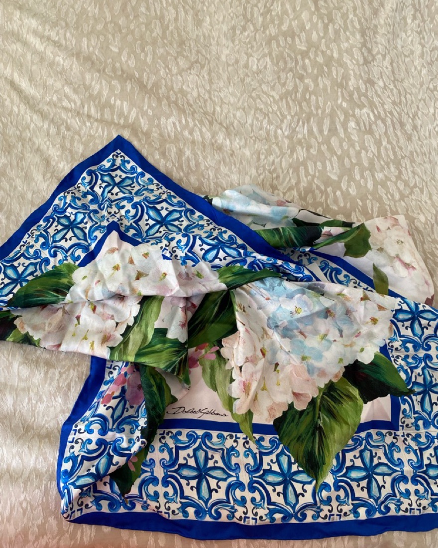 【DOLCE & GABBANA】SILK SCARF DOLCE GABBANA Silk Twill Renaissance Floral Angels, Handroll