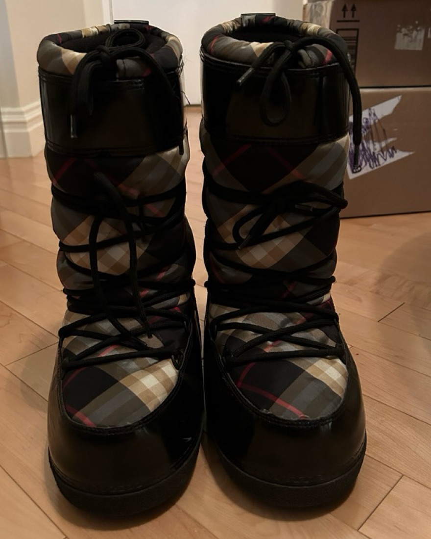 新品未使用 BURBERRY スノーブーツ　EURサイズ27 17cm Burberry Snow Boots / Moon Boots by Burberry - Pickle