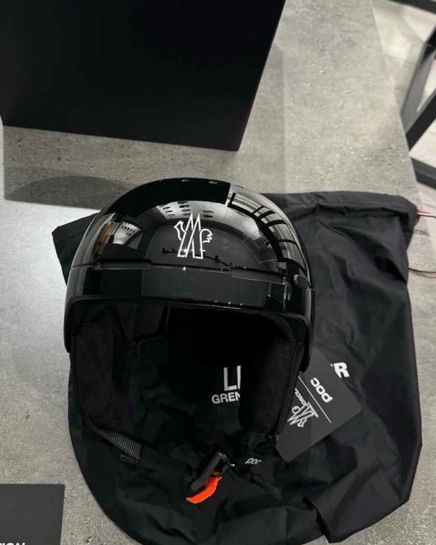 Moncler ski helmet 2025